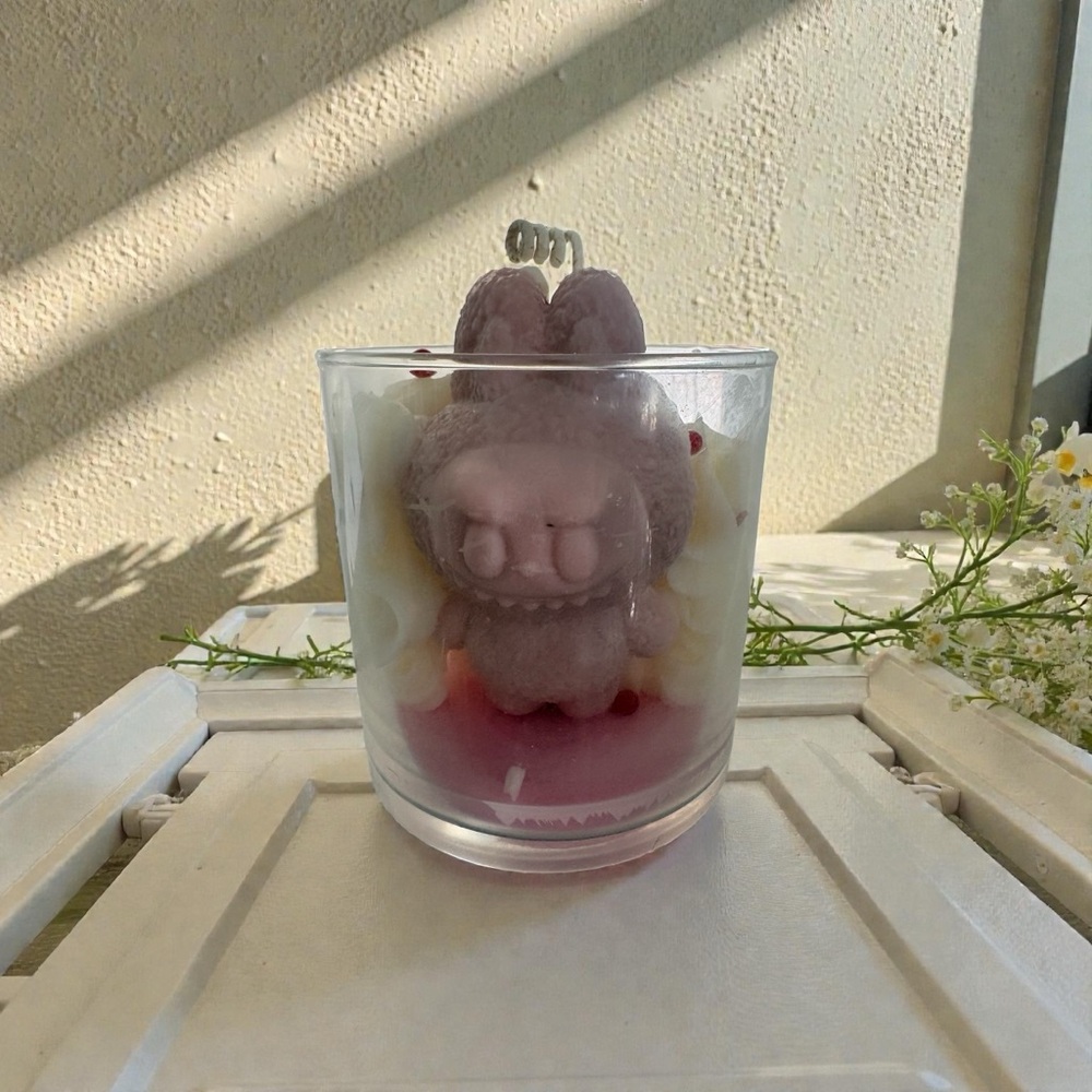 Cute monster bohemian Rose with a touch blueberry cheesecake 16oz Candle